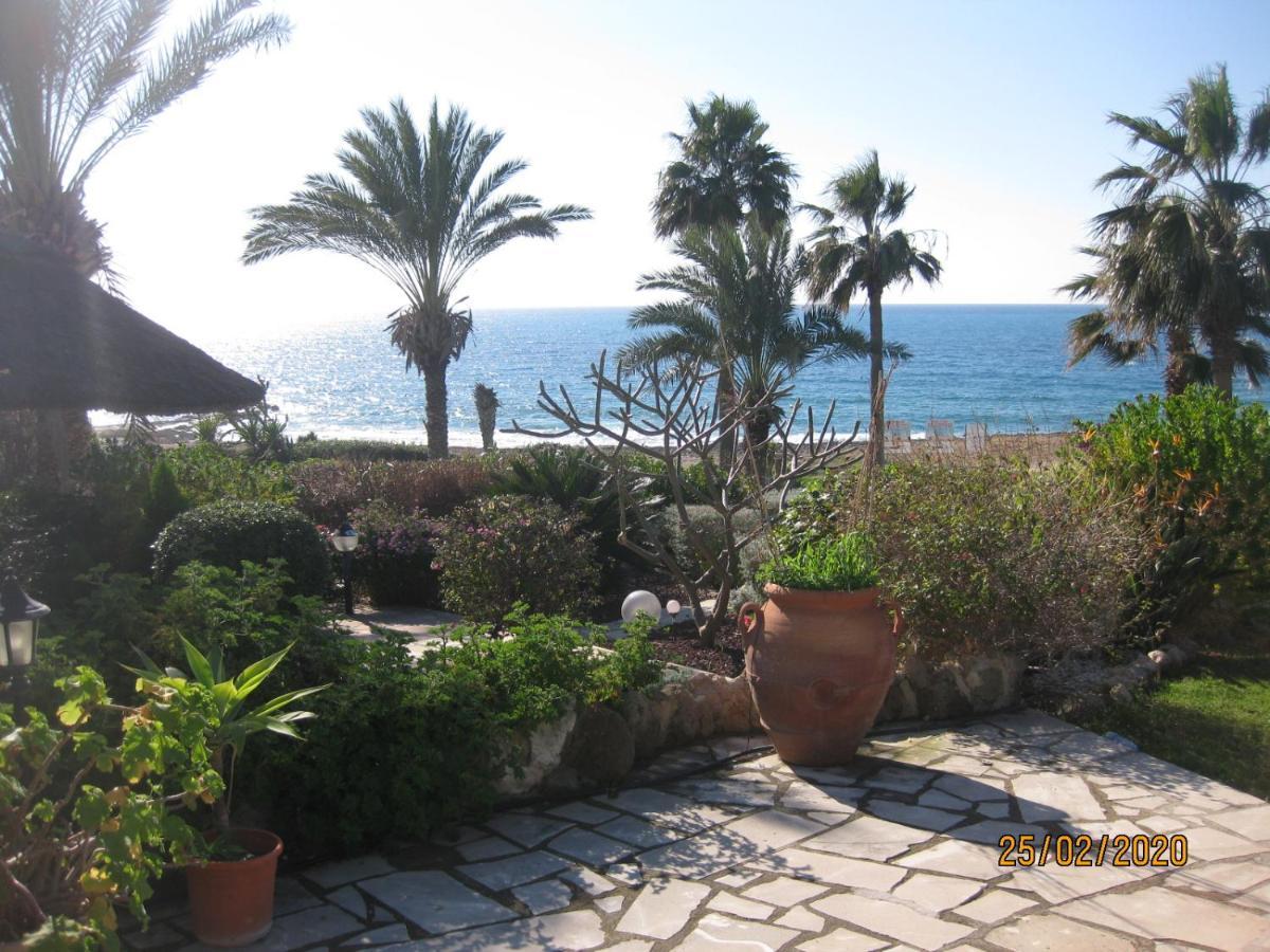 Sea Front Villa Kristina Klorakas Ngoại thất bức ảnh