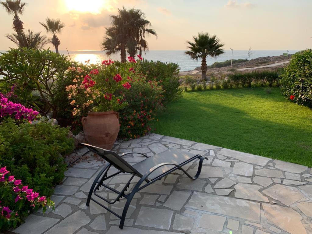 Sea Front Villa Kristina Klorakas Ngoại thất bức ảnh