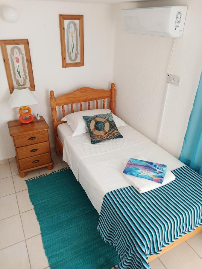 Sea Front Villa Kristina Klorakas Ngoại thất bức ảnh